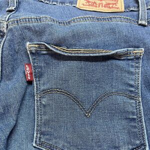 Levis Jeans Women’s Slimming Skinny CW1516 Blue 27x30